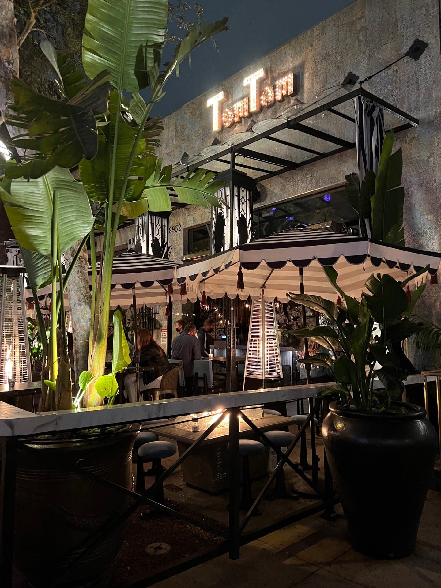Tom Tom Bar, a bar in Beverly Hills